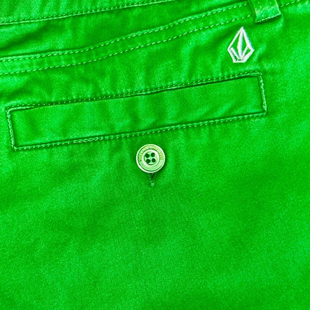 Volcom Frochickie Green Chino Shorts Womens Size 11 Low Rise Skater Summer - Picture 4 of 4